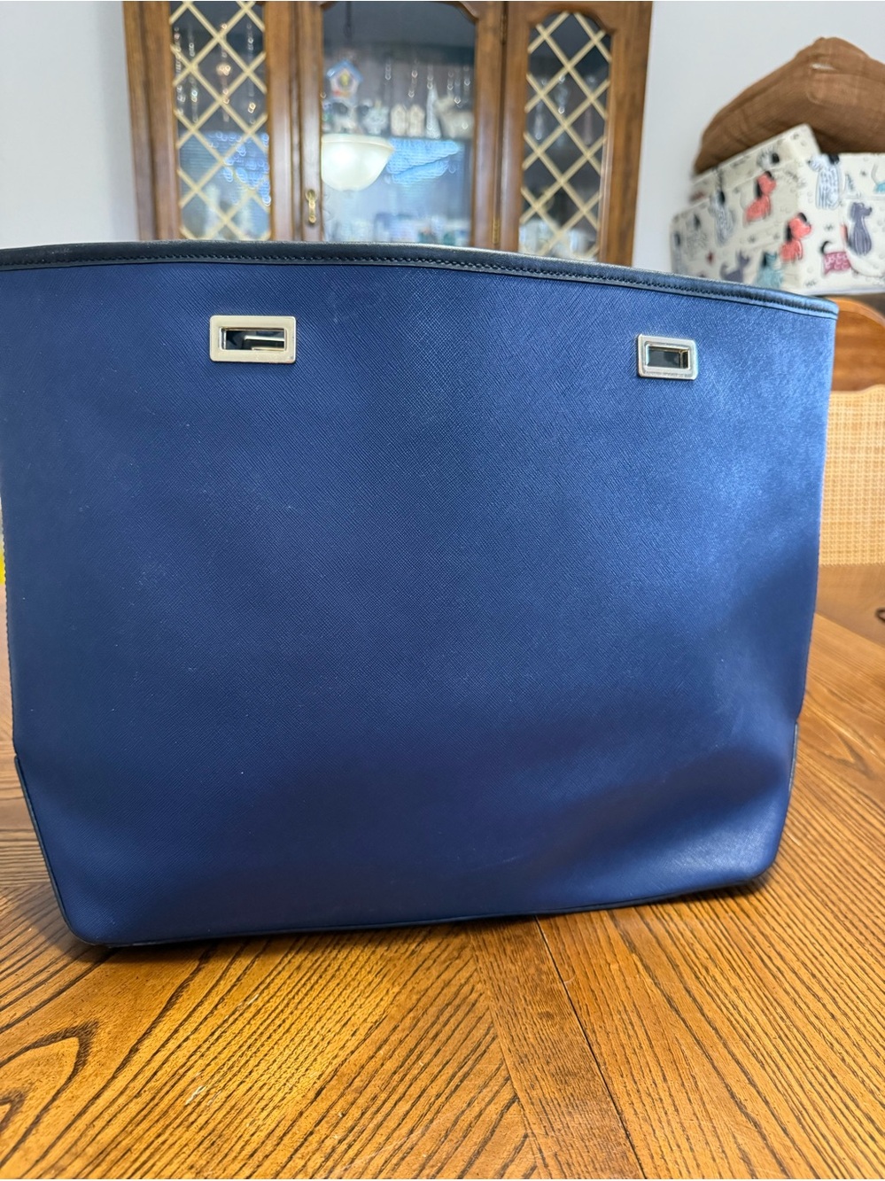 Lo & Sons Seville Outershell Tote in Navy and Gold. Very good preloved .